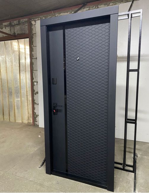 Usa de intrare Milano Black