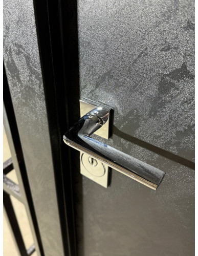 Usa intrare apartament Perla Nero 2