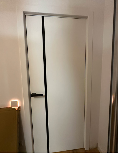 Berlin PP alb mat (cant negru)