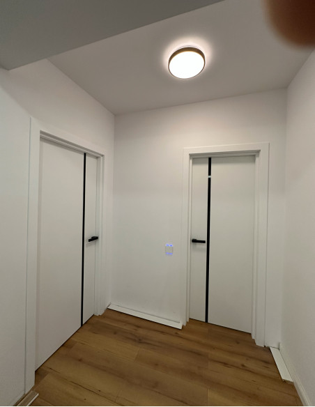 Berlin PP alb mat (cant negru)